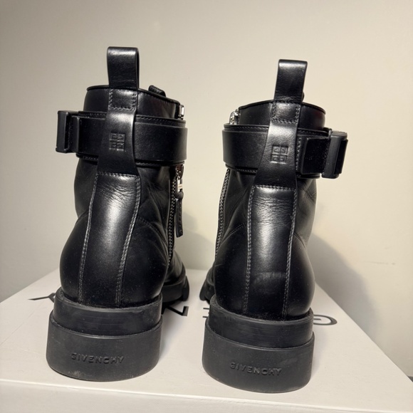 Givenchy leather ankle boots - Picture 6 of 10